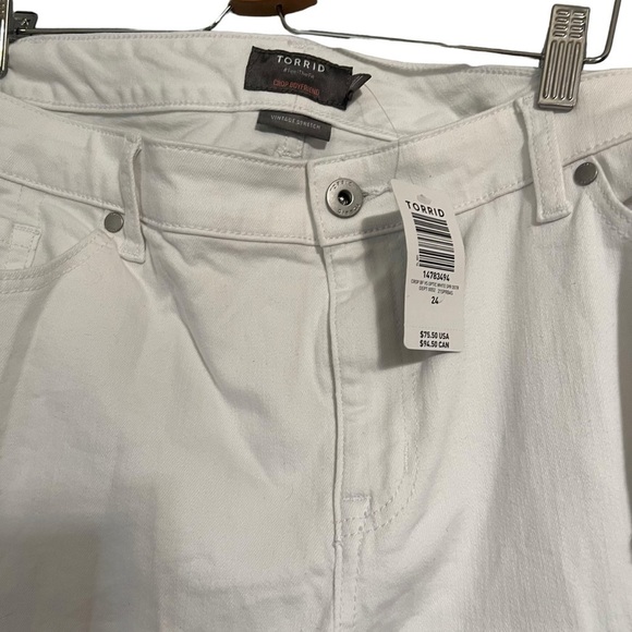Torrid White Jean Distressed Crop Boyfriend
Straight Stretch Mid-Rise Jean new - Picture 6 of 8